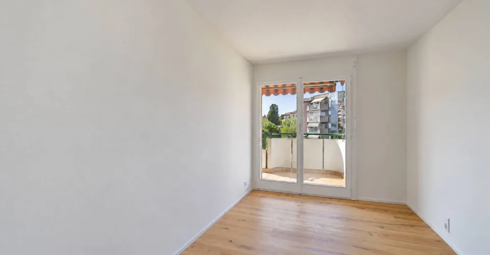 Superbe 5.5 pièces de 132 m2 int. totalement rénové avec grand balcon – Foto 7 von 26