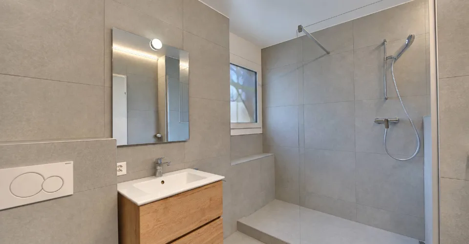Superbe 5.5 pièces de 132 m2 int. totalement rénové avec grand balcon – Foto 9 von 26