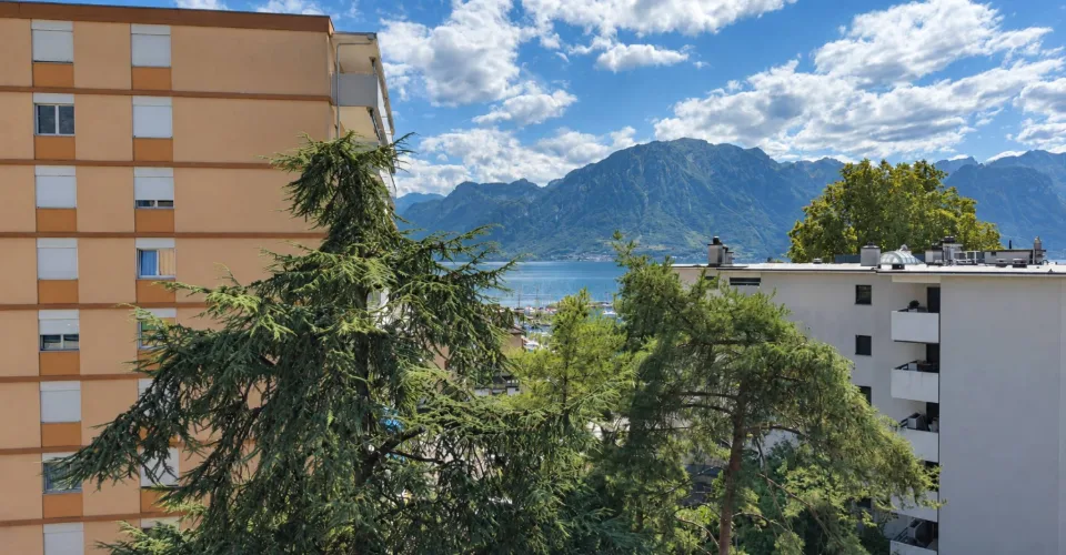 Superbe 5.5 pièces de 132 m2 int. totalement rénové avec grand balcon – Foto 2 von 26