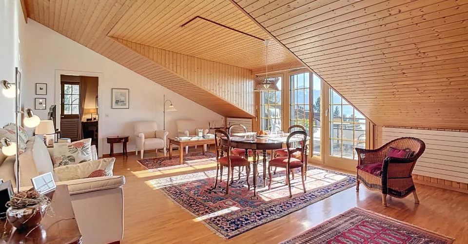 Magnifique appartement en attique de 3.5 pièces avec vue sur le lac et les montagnes – foto 3 di 24