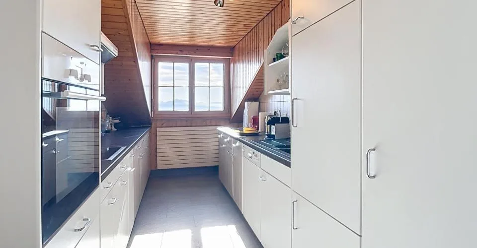 Magnifique appartement en attique de 3.5 pièces avec vue sur le lac et les montagnes – foto 7 di 24