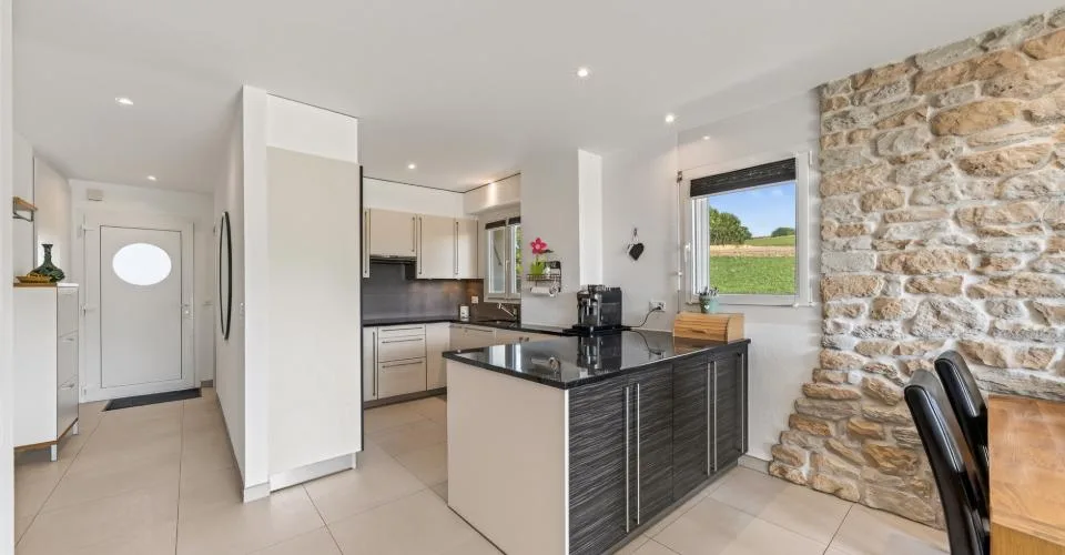 Superbe appartement de 4,5 pièces en duplex avec beau balcon orienté Sud-Ouest – Foto 7 von 34