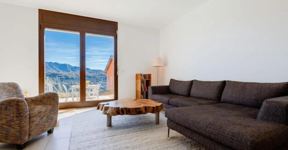 Vernate - Appartamento 3.5 locali con giardino privato e vista lago | Vernate - 3.5-room apartment with private garden and lake view | Vernate - 3,5-Zimmer-Wohnung mit privatem Garten und Seeblick | Vernate - Appartement de 3,5 pièces avec jardin privé et – photo 4 sur 12