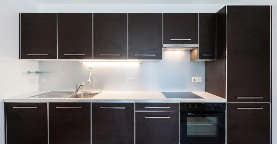 Vernate - Appartamento 3.5 locali con giardino privato e vista lago | Vernate - 3.5-room apartment with private garden and lake view | Vernate - 3,5-Zimmer-Wohnung mit privatem Garten und Seeblick | Vernate - Appartement de 3,5 pièces avec jardin privé et – photo 7 sur 12