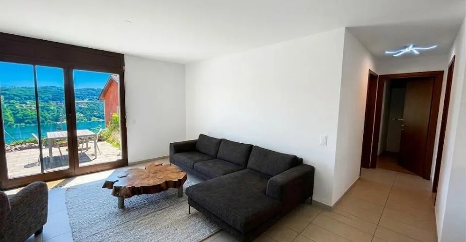Vernate - Appartamento 3.5 locali con giardino privato e vista lago | Vernate - 3.5-room apartment with private garden and lake view | Vernate - 3,5-Zimmer-Wohnung mit privatem Garten und Seeblick | Vernate - Appartement de 3,5 pièces avec jardin privé et – photo 11 sur 12