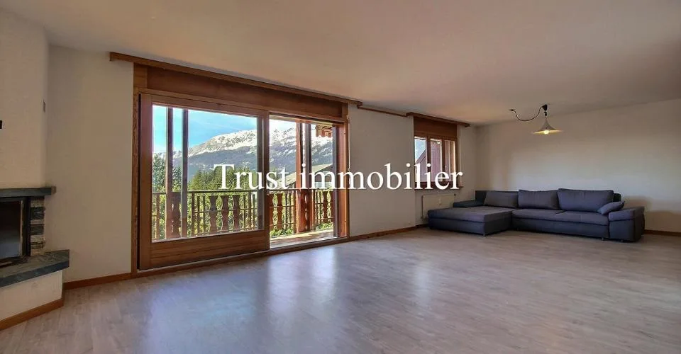 3010. EXCLUSIVITE. Appartement traversant dans jolie résidence – Foto 3 von 13