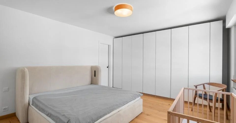 Attique entièrement rénové avec terrasse panoramique et vue imprenable – Foto 6 von 11