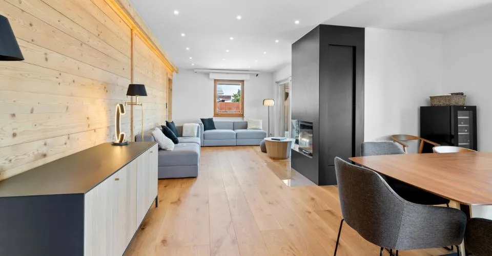 Attique entièrement rénové avec terrasse panoramique et vue imprenable – Foto 4 von 11