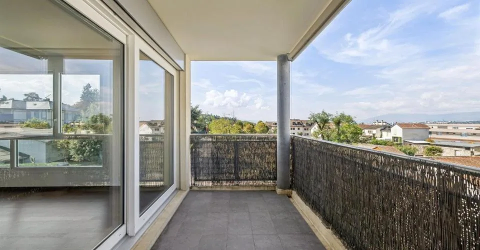 Exclusivité - Une adresse privilégiée au coeur de Vésenaz – Foto 2 von 13