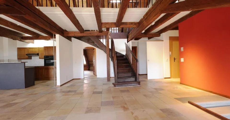 Spacieux logement de 4 pièces au dernier étage d'une immeuble historique – foto 3 di 13