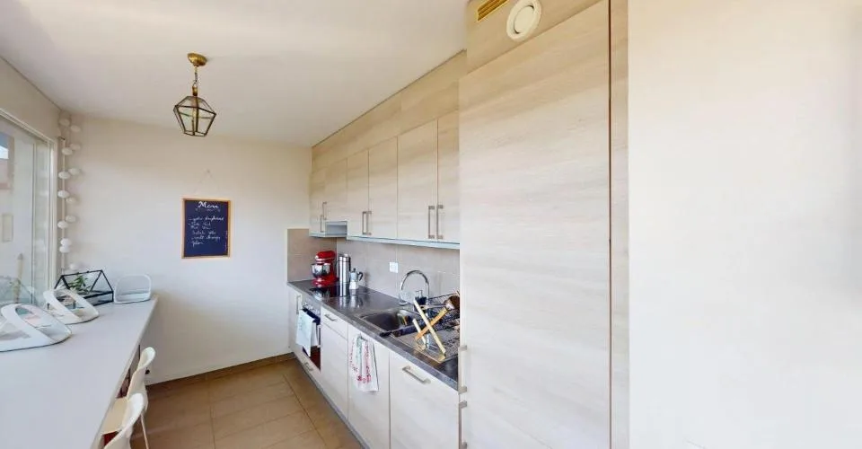 Attic 3.5 rooms with large terrace and Léman Express two minutes away! – photo 4 sur 7