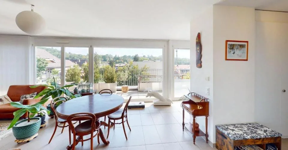 Attic 3.5 rooms with large terrace and Léman Express two minutes away! – photo 2 sur 7