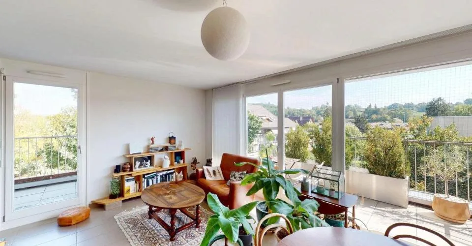 Attic 3.5 rooms with large terrace and Léman Express two minutes away! – photo 3 sur 7