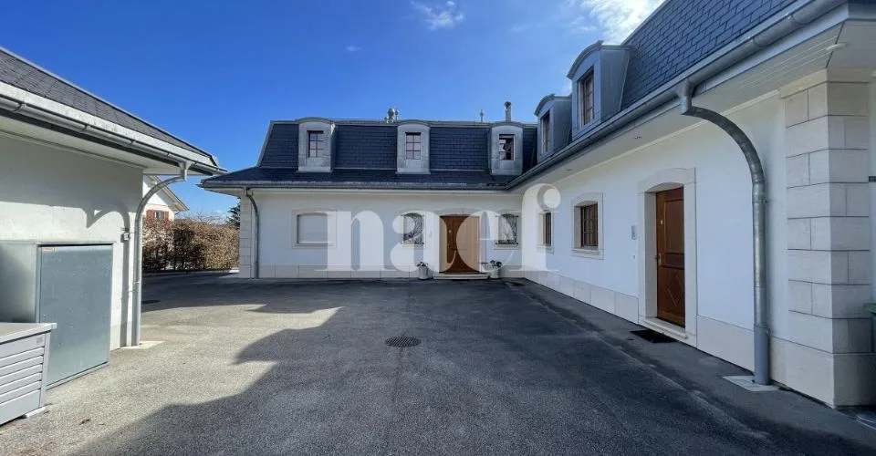 Magnifique propriété individuelle avec dépendances et un beau jardin arboré avec jacuzzi – photo 2 of 13