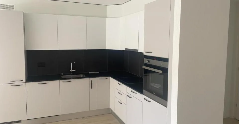 Magnifique 2.5 pièces au rez-de-chaussée – Foto 2 von 6