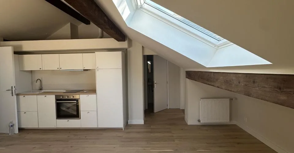 Attique lumineux 2 chambres au Grand-Lancy – Foto 6 von 9