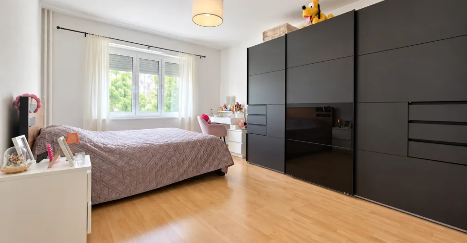 Bello appartamento di 3.5 locali con balcone vicino alla natura – foto 4 di 9