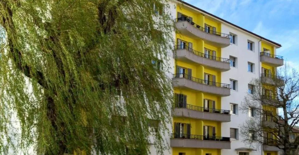 Bello appartamento di 3.5 locali con balcone vicino alla natura – foto 9 di 9