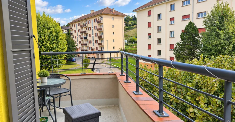 Bello appartamento di 3.5 locali con balcone vicino alla natura – foto 8 di 9