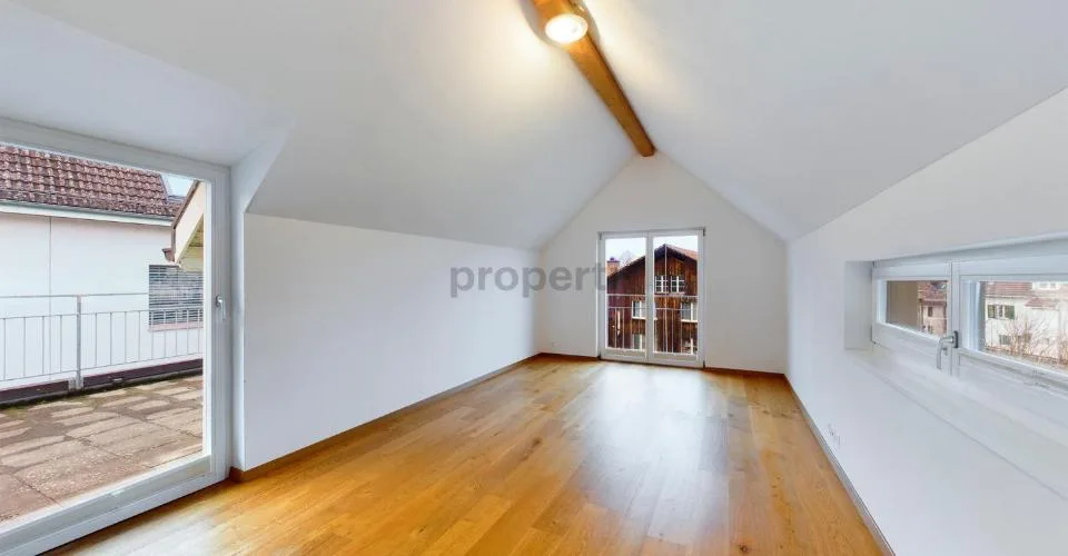 Haus-im-Haus-Gefühl mit 2 Badezimmern und Supermarkt vor der Tür – Foto 6 von 23