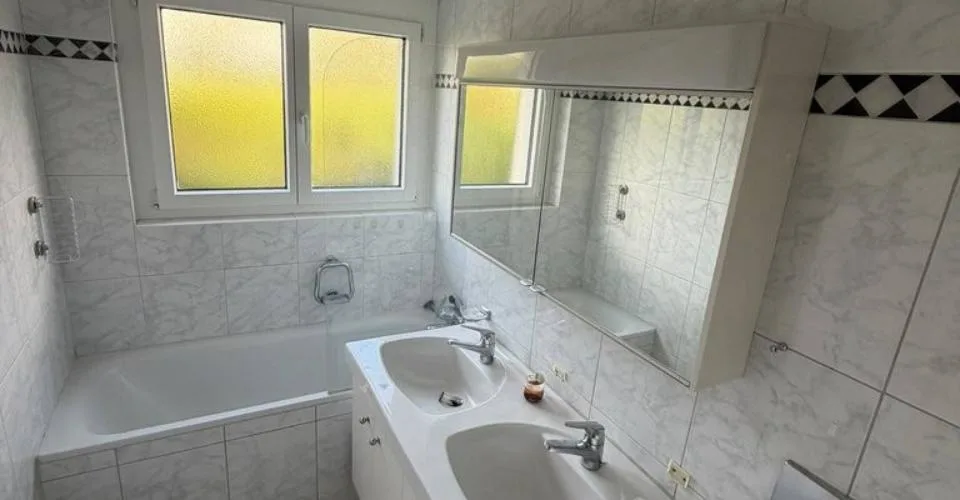 Elegante Familienwohnung an erhöhter Lage... – Foto 4 von 8