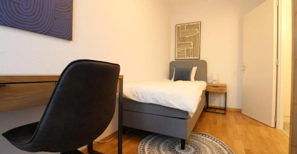 Your Next Chapter Starts Here - Furnished Room in a Top Location – photo 15 of 54