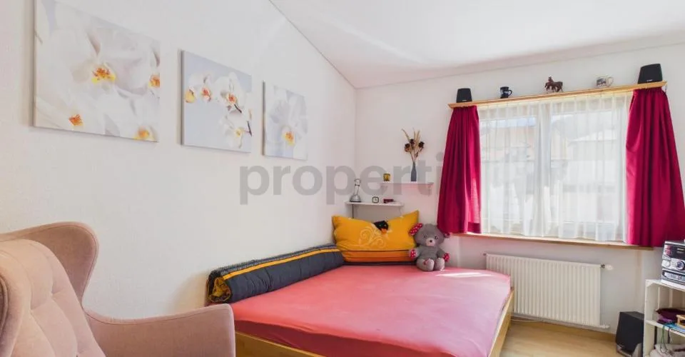 Una casa per stare bene con posto a sedere in giardino, pergola e orto – foto 19 di 27