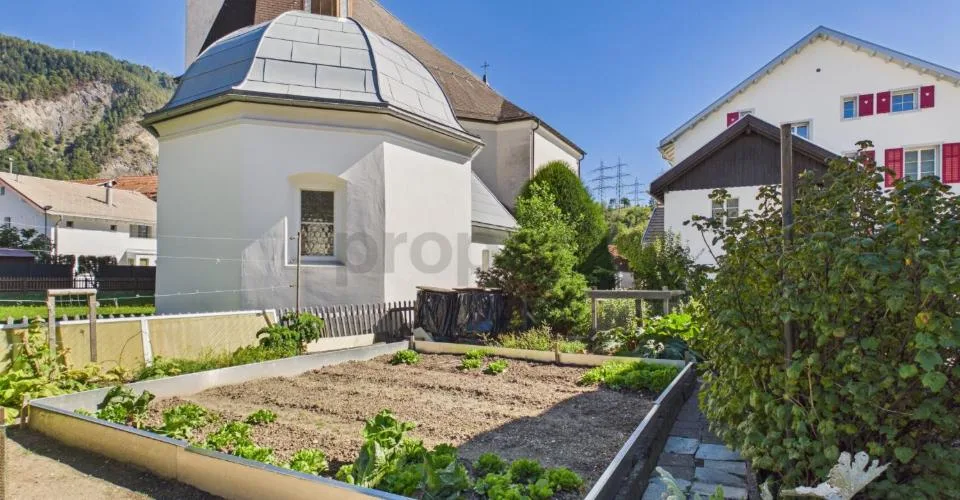 Una casa per stare bene con posto a sedere in giardino, pergola e orto – foto 25 di 27