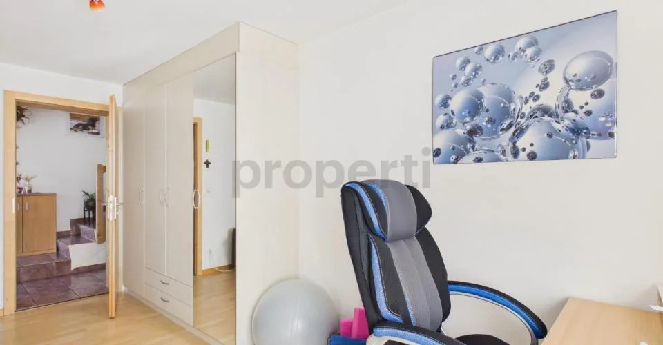Una casa per stare bene con posto a sedere in giardino, pergola e orto – foto 20 di 27