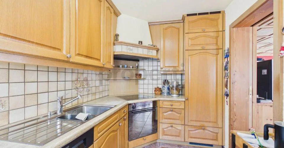Una casa per stare bene con posto a sedere in giardino, pergola e orto – foto 17 di 27