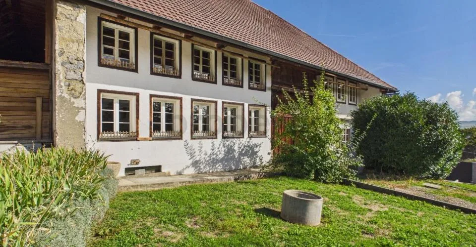 Historischer Charme von 1893, Fünf Schlafzimmer, Ruhige und familienfreundliche Lage – Foto 1 von 14