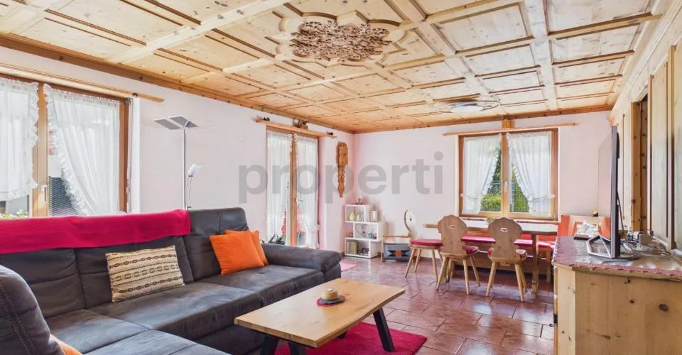 Una casa per sentirsi bene con posto a sedere in giardino, pergola e orto – foto 15 di 27