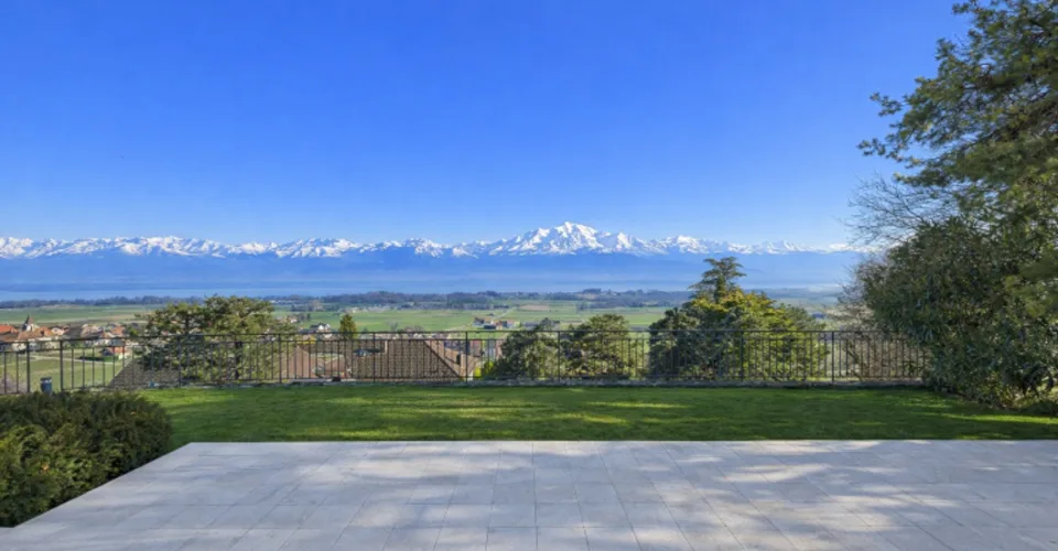 Atemberaubende Aussicht von diesem individuellen Haus – Foto 5 von 13
