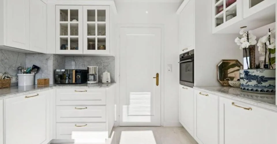 Atemberaubende Aussicht von diesem individuellen Haus – Foto 11 von 13