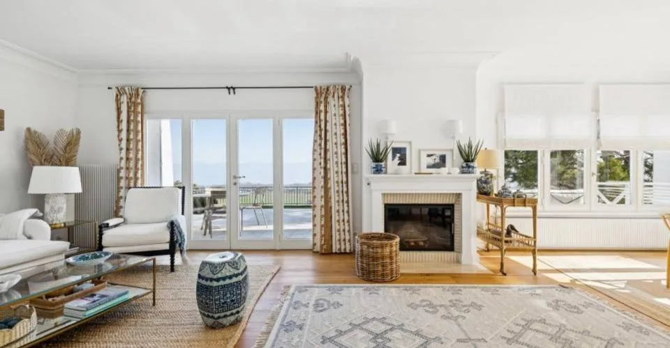 Atemberaubende Aussicht von diesem individuellen Haus – Foto 8 von 13