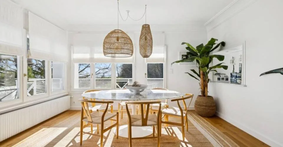 Atemberaubende Aussicht von diesem individuellen Haus – Foto 7 von 13