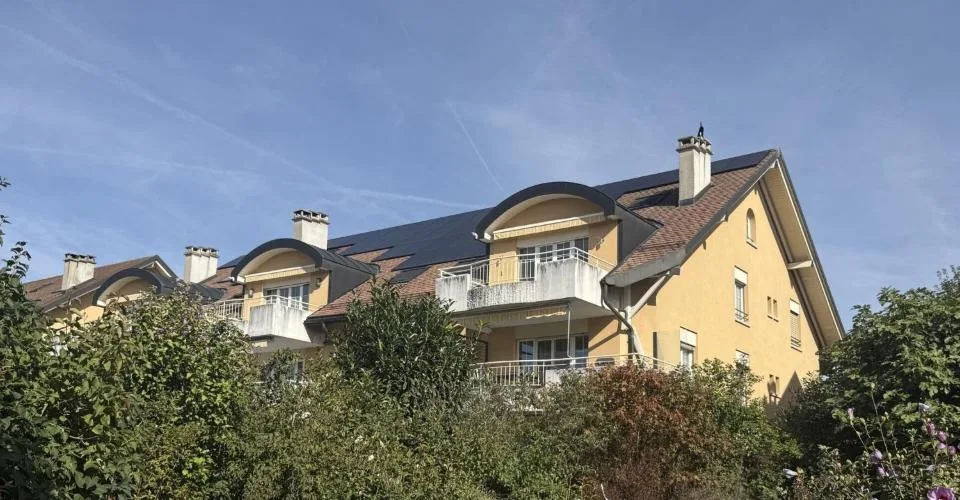 bel appartement avec très beau dégagement sur les alpes et le jura, 2 places de parc – photo 11 sur 11