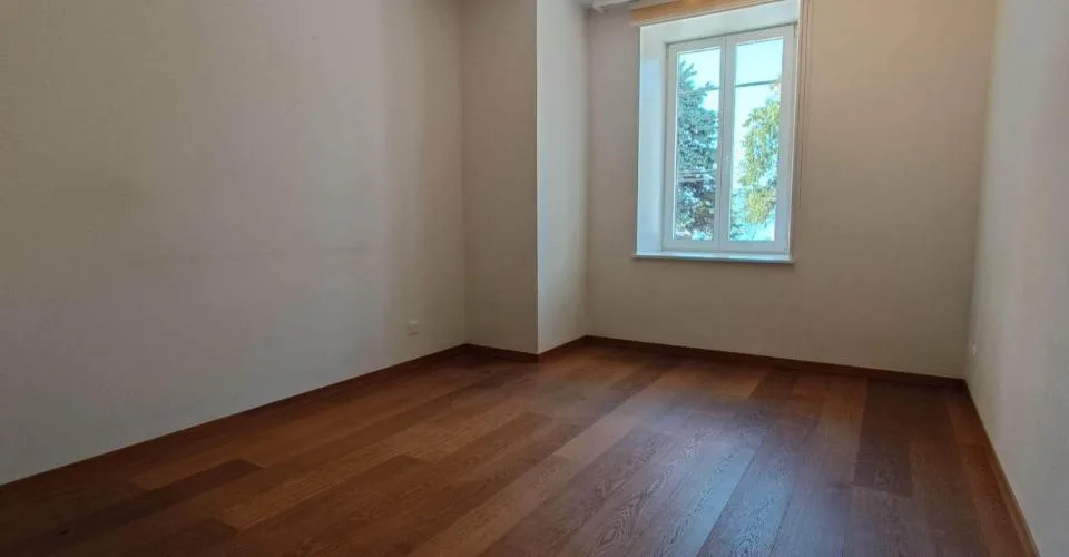 MONTREUX FACE AUX QUAIS ! EXEPTIONNEL APPARTEMENT CONTEMPORAIN - 4,5 – photo 10 sur 13