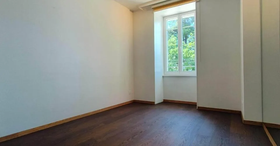 MONTREUX FACE AUX QUAIS ! EXEPTIONNEL APPARTEMENT CONTEMPORAIN - 4,5 – photo 6 sur 13