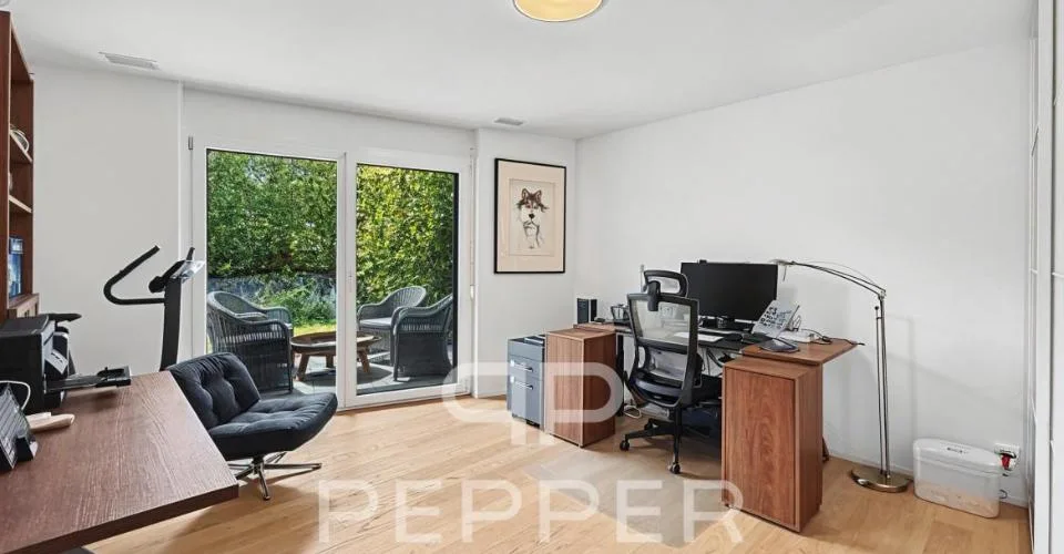 SUPERBA APPARTAMENTO CON AMPIO GIARDINO E GRANDE TERRAZZA – foto 11 di 13