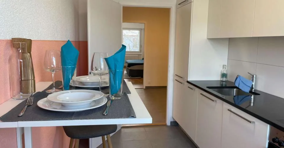 Chambre meublée dans un appartement rénové dans un emplacement privilégié – Foto 11 von 32