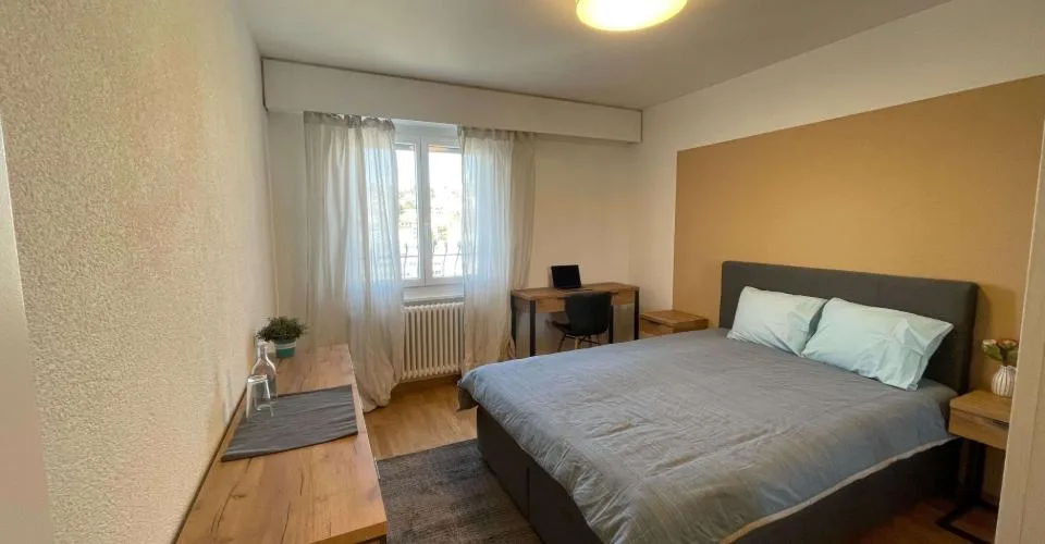 Chambre meublée dans un appartement rénové dans un emplacement privilégié – Foto 9 von 32