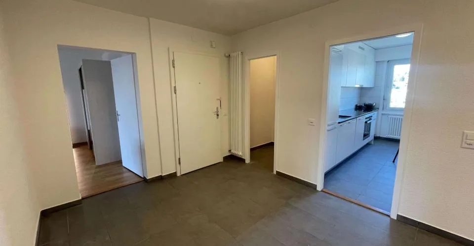 Chambre meublée dans un appartement rénové dans un emplacement privilégié – Foto 18 von 32