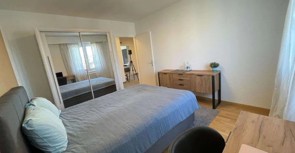 Chambre meublée dans un appartement rénové dans un emplacement privilégié – Foto 5 von 32
