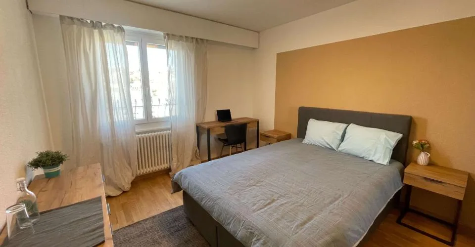 Chambre meublée dans un appartement rénové dans un emplacement privilégié – Foto 6 von 32