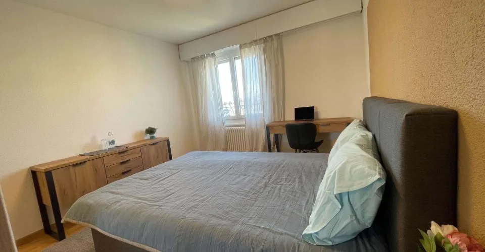 Chambre meublée dans un appartement rénové dans un emplacement privilégié – Foto 8 von 32