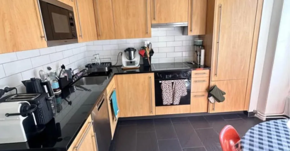 BEL APPARTEMENT 5 PIÈCES AU COEUR DE GENÈVE – Foto 2 von 9