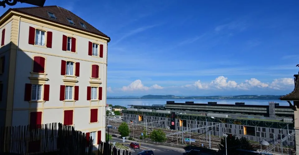 Appartement 4 pièces - balcon - vue - Neuchâtel – Foto 2 von 7