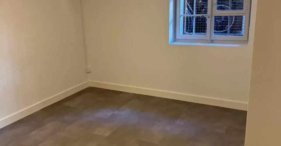 Appartement 2.5 pièces rénové en vieille ville de Fribourg – Foto 6 von 8