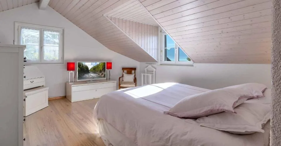 Magnifique villa familiale avec piscine et vue lac – Foto 7 von 26